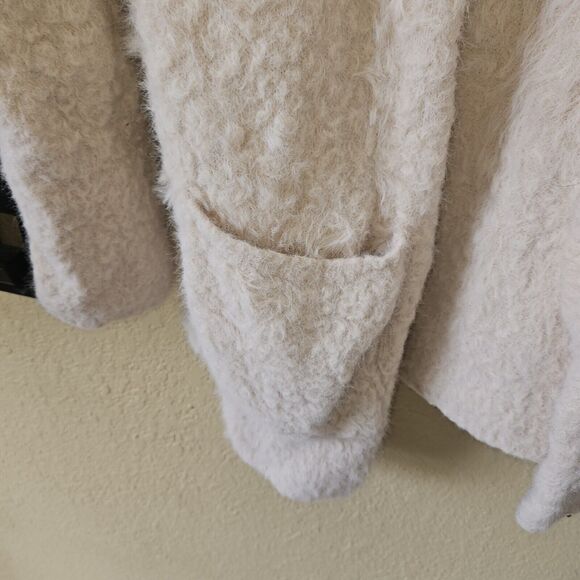 Free People Faux Fur Cardigan Retail $148 Small - Picture 3 of 4